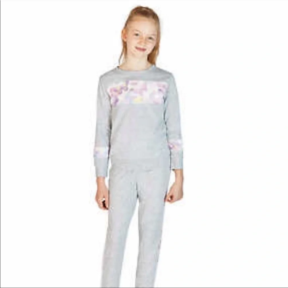 BCBG features color